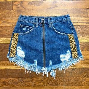LF Carmar Cheetah print frayed denim high waist mini skirt size 26